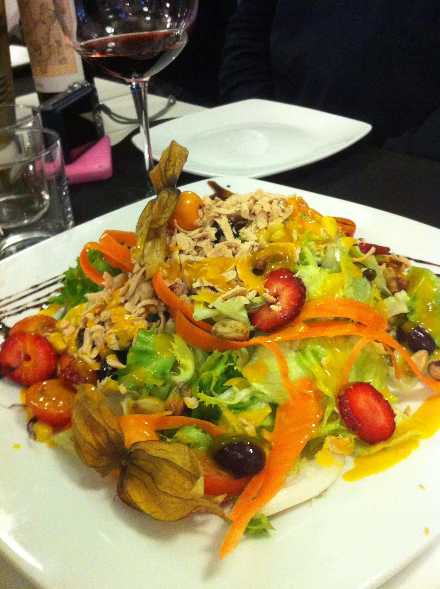 Taranta Vistosa ensalada de mango.